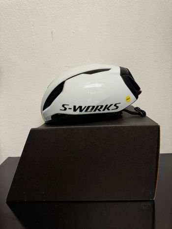 Used S-Works Evade 3 Taglia M Helmet 2025 bike — image 3 of 6