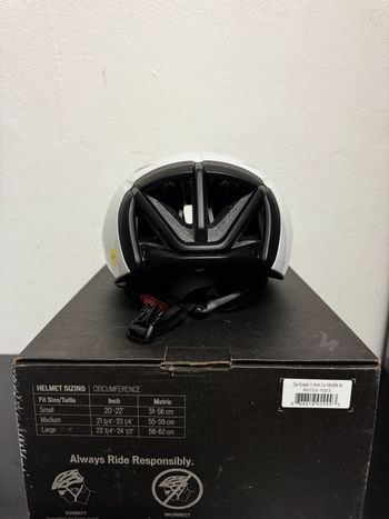 Used S-Works Evade 3 Taglia M Helmet 2025 bike — image 4 of 6