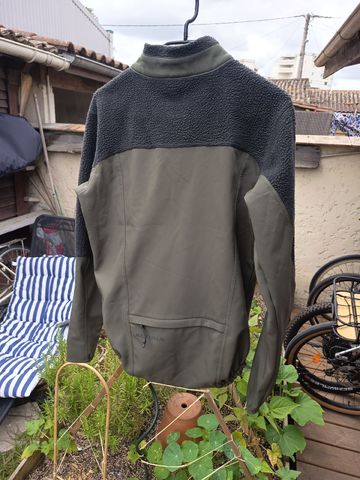 Used Altura Allroad Lightweight Jacket 2023 bike — image 2 of 3