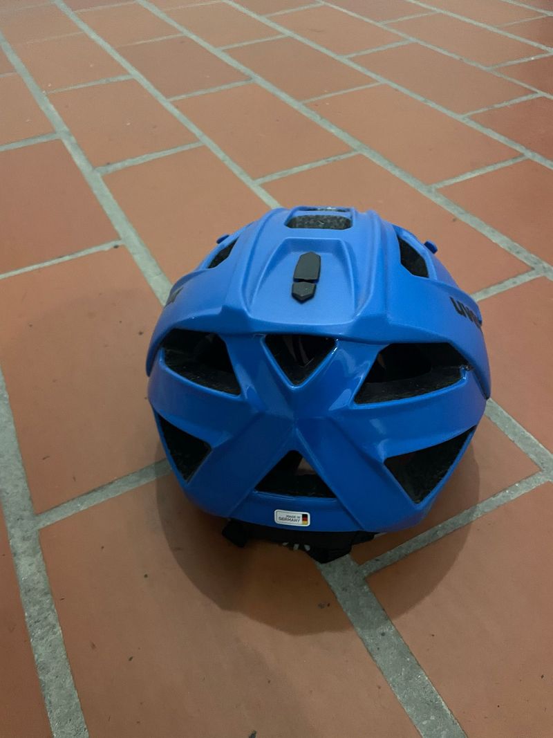 Używany Uvex Quatro Helmet 2018 bike — zdjęcie 4 z 6