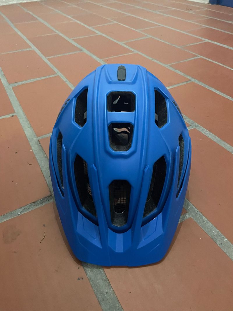 Używany Uvex Quatro Helmet 2018 bike — zdjęcie 2 z 6