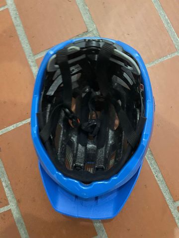 Używany Uvex Quatro Helmet 2018 bike — zdjęcie 5 z 6