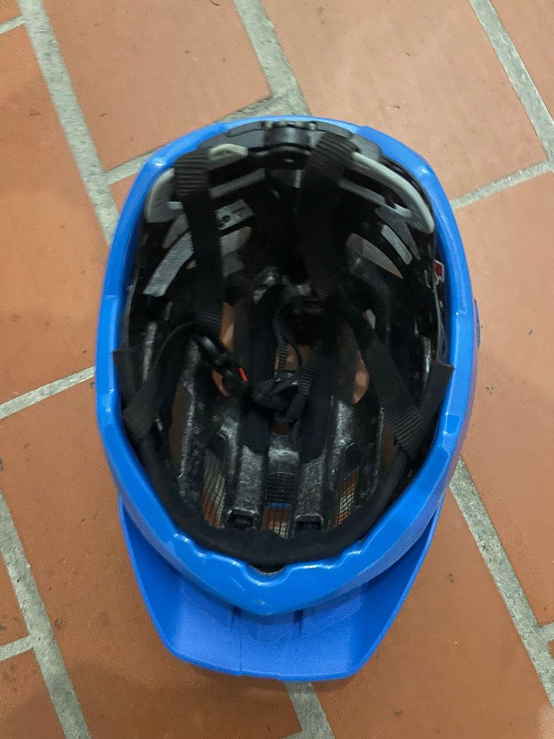 Używany Uvex Quatro Helmet 2018 bike — zdjęcie 5 z 6