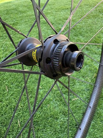 Used Mavic Cosmic SL 32 bike — image 9 of 10