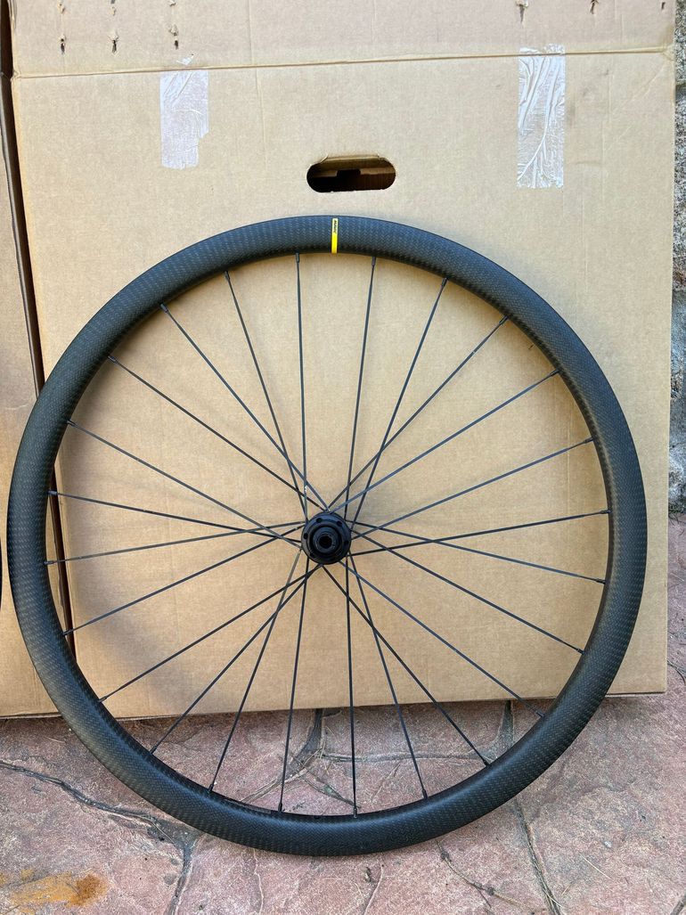 Used Mavic Cosmic SL 32 bike — image 3 of 10