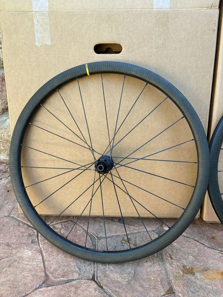 Used Mavic Cosmic SL 32 bike — image 2 of 10