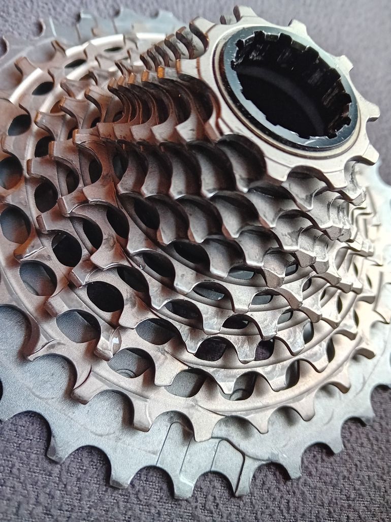 Used Sram RED XG-1290 Cassette 10-33t bike — image 2 of 4