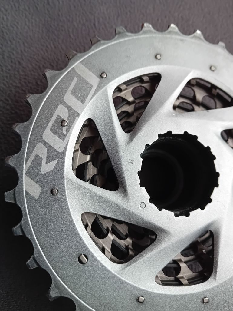 Used Sram RED XG-1290 Cassette 10-33t bike — image 3 of 4