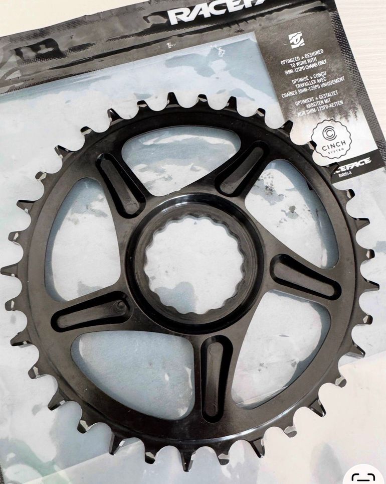 Used Race Face Next SL carbon 2024 bike — image 12 of 13