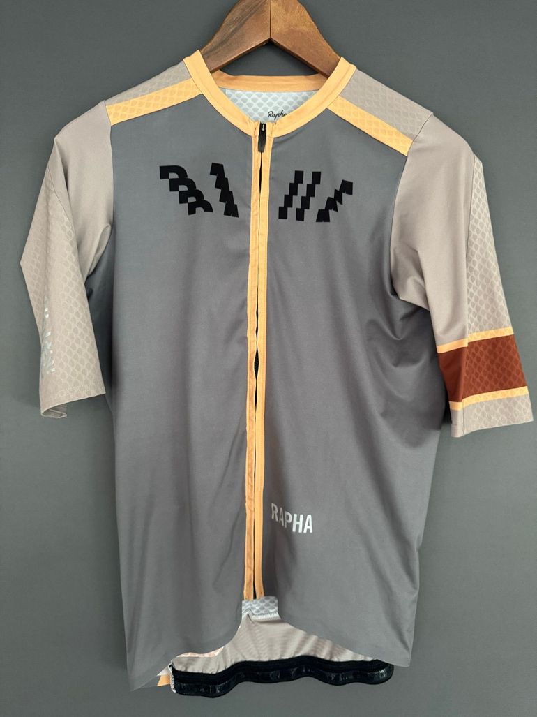Used Rapha Pro Team Jersey LTD bike — image 1 of 4