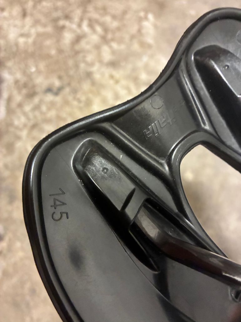 Used Selle Italia SLR Boost Superflow Kit Carbonio 145 mm bike — image 5 of 7