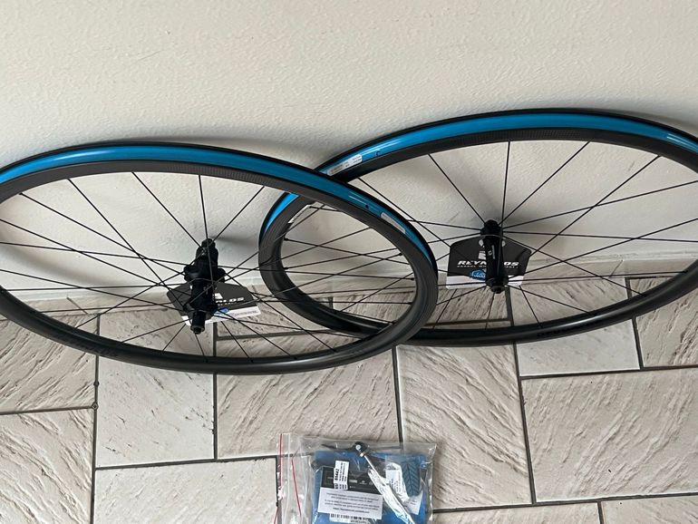 Used Reynolds AR29 Tubeless Wheelset bike — image 12 of 23