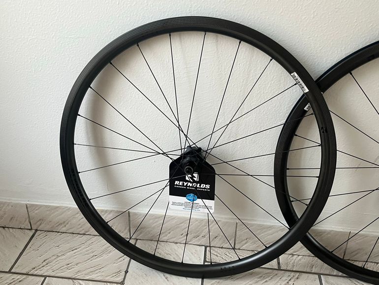 Used Reynolds AR29 Tubeless Wheelset bike — image 2 of 23