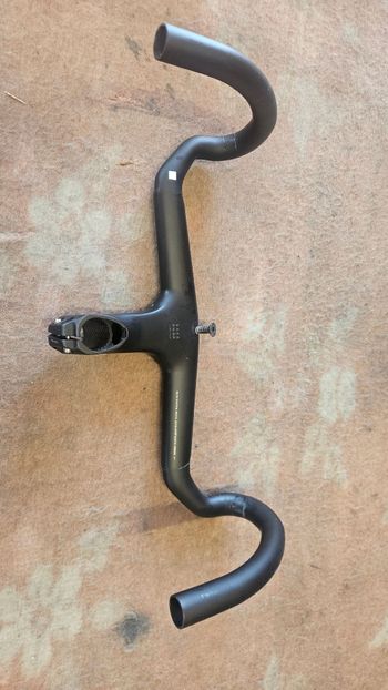 Used Trek Manubrio aerolus rsl 2025 bike — image 3 of 3