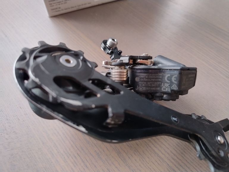 Used Shimano 105 Di2 RD-R7150 2023 bike — image 3 of 6
