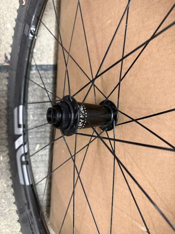 Used Enve M525 Wheelset bike — image 8 of 9