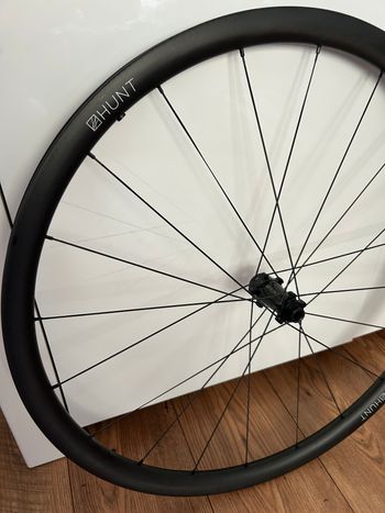 Used Hunt 30 Carbon Disc Wheelset bike — image 3 of 6