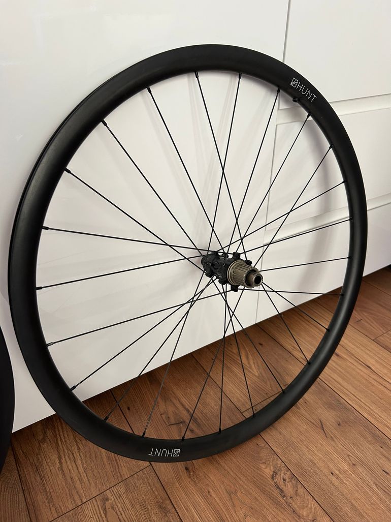 Used Hunt 30 Carbon Disc Wheelset bike — image 4 of 6