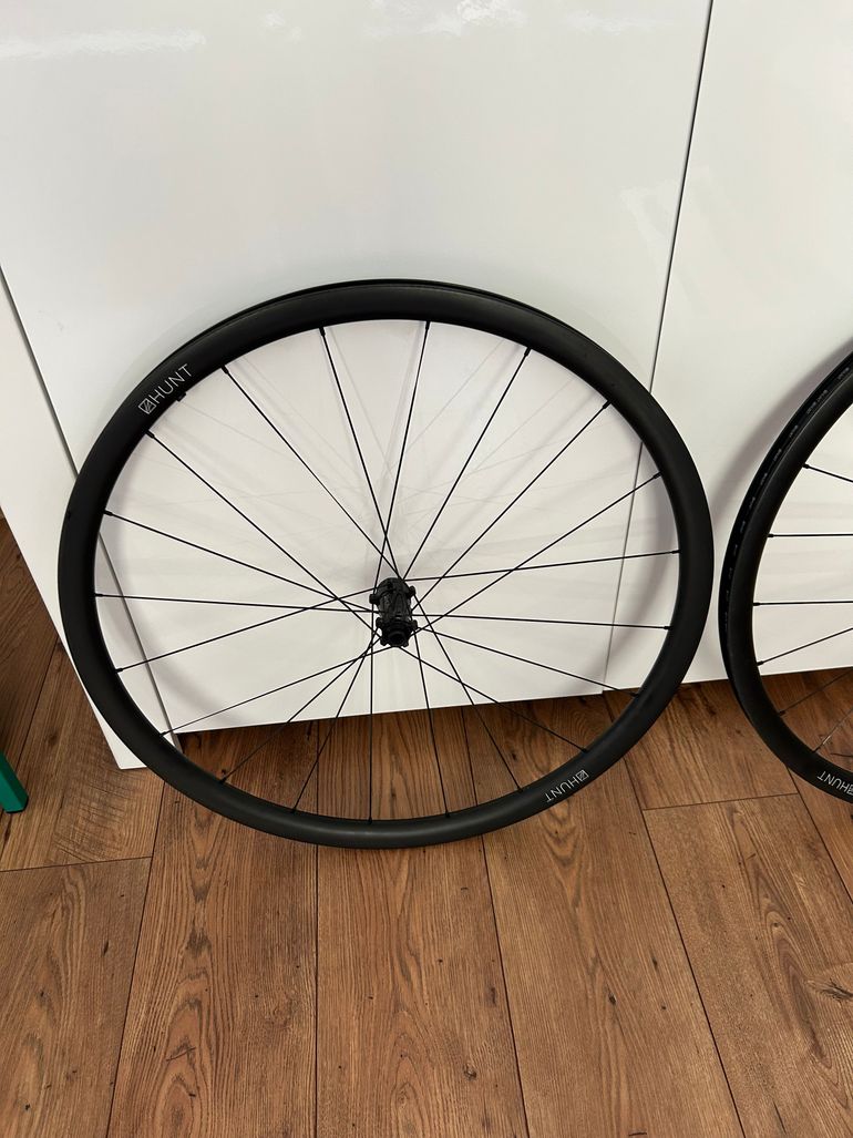 Used Hunt 30 Carbon Disc Wheelset bike — image 1 of 6