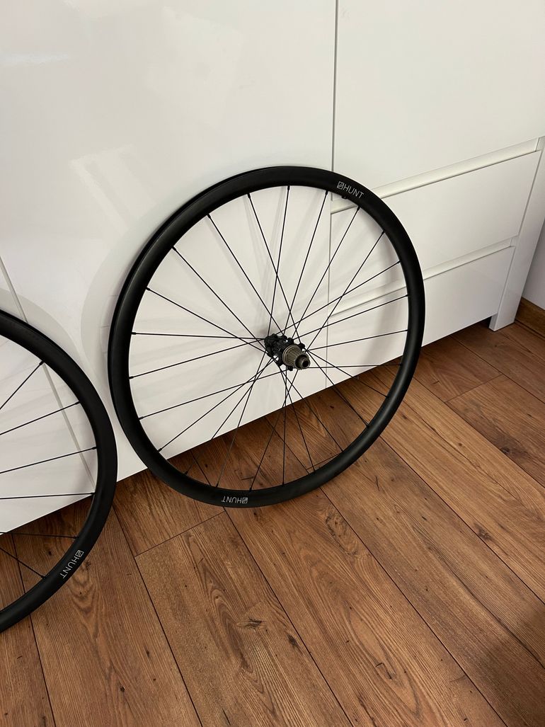 Used Hunt 30 Carbon Disc Wheelset bike — image 2 of 6