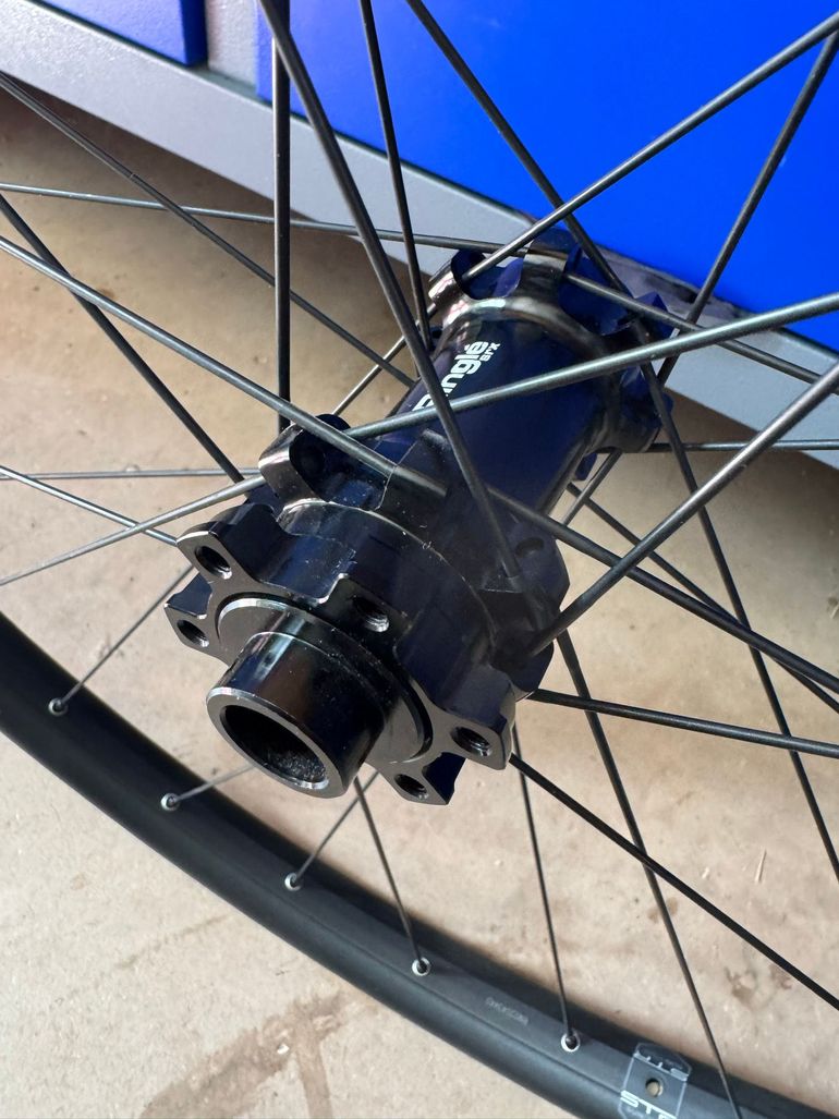 Used Sunringle SD37 Front Wheel 2024 bike — image 5 of 7