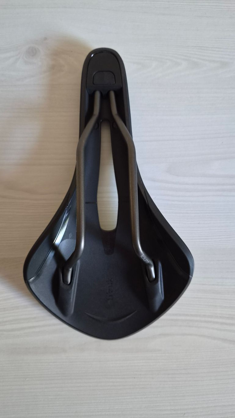 Used Fizik Aliante R3 bike — image 2 of 3