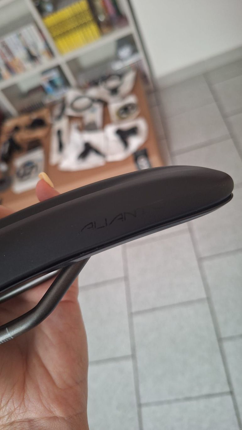 Used Fizik Aliante R3 bike — image 3 of 3