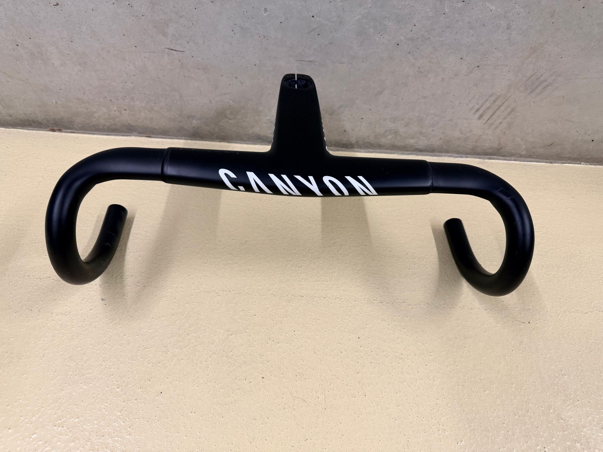 Canyon H36 Aerocockpit CF