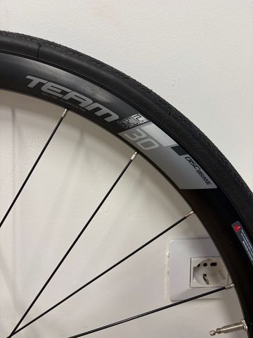 Used Vision Team 30 Disc TLR bike — image 2 of 5