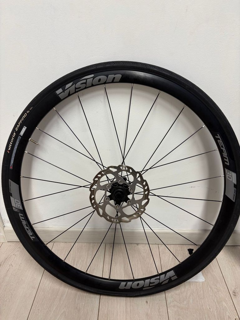 Used Vision Team 30 Disc TLR bike — image 3 of 5