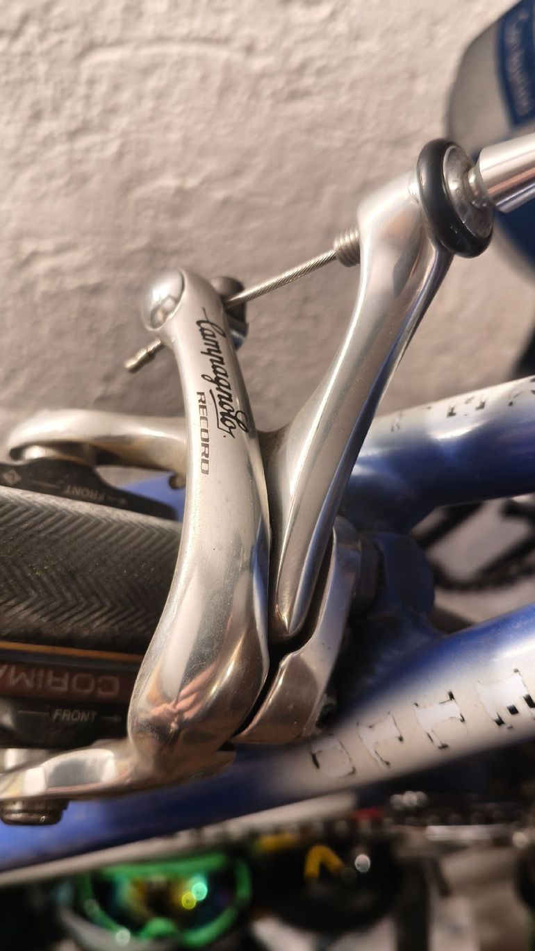 Used Campagnolo 9-speed Groupset 2000 bike — image 2 of 6