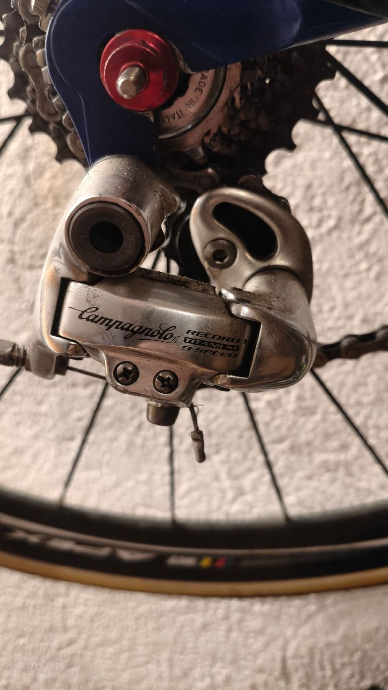 Used Campagnolo 9-speed Groupset 2000 bike — image 3 of 6