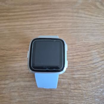 Used fitbit Versa Smartwatch 2022 bike — image 2 of 4