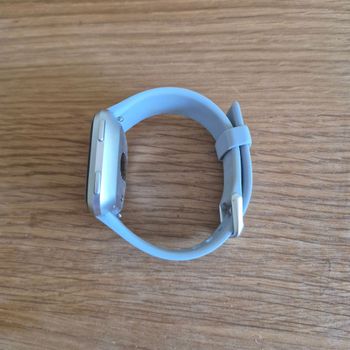 Used fitbit Versa Smartwatch 2022 bike — image 3 of 4