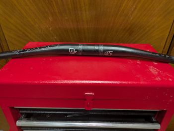 Used Race Face Next Carbone Handlebar bike — image 3 of 4