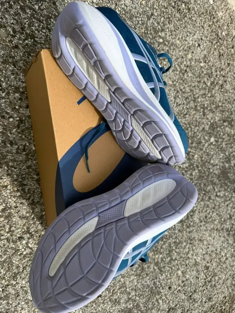 Used Asics gel cumulus 28 2026 bike — image 3 of 6