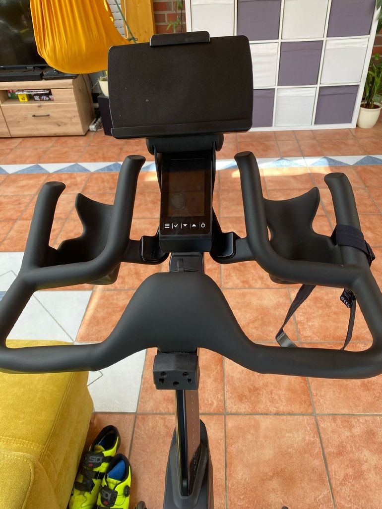 Used ICG Life Fitness IC7 bike — image 4 of 7