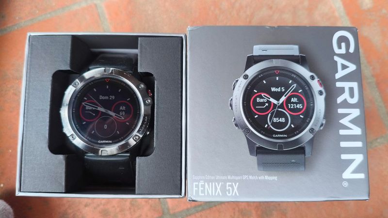Tweedehands Garmin Fenix 5X Sapphire Electronics