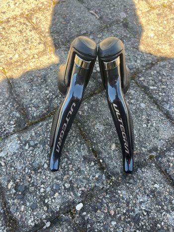 Used Shimano ULTEGRA Di2 R8050 Shifters bike