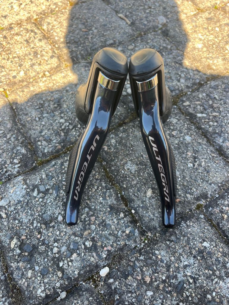Used Shimano ULTEGRA Di2 R8050 Shifters bike — image 1 of 5