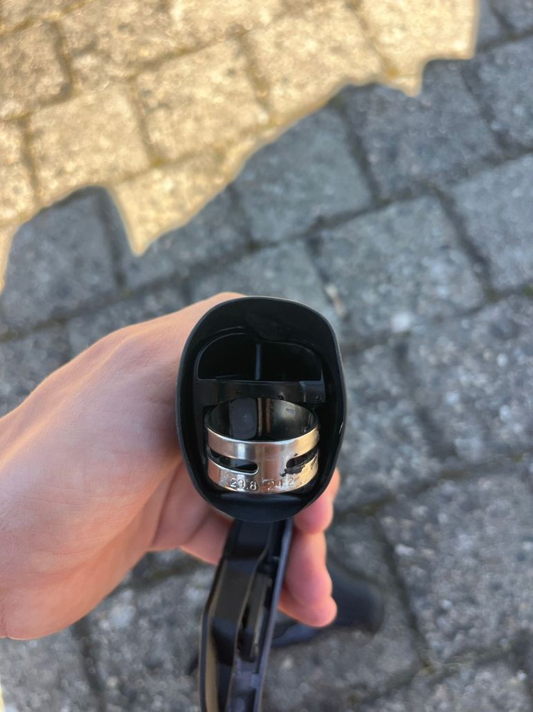 Used Shimano ULTEGRA Di2 R8050 Shifters bike — image 3 of 5
