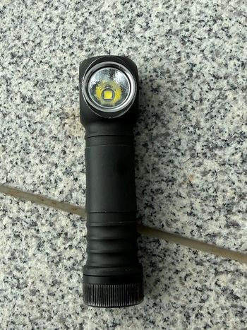 Used ZebraLight H600Fd Mk IV 18650 XHP50.2 Floody 5000K High CRI Headlamp bike — image 3 of 5