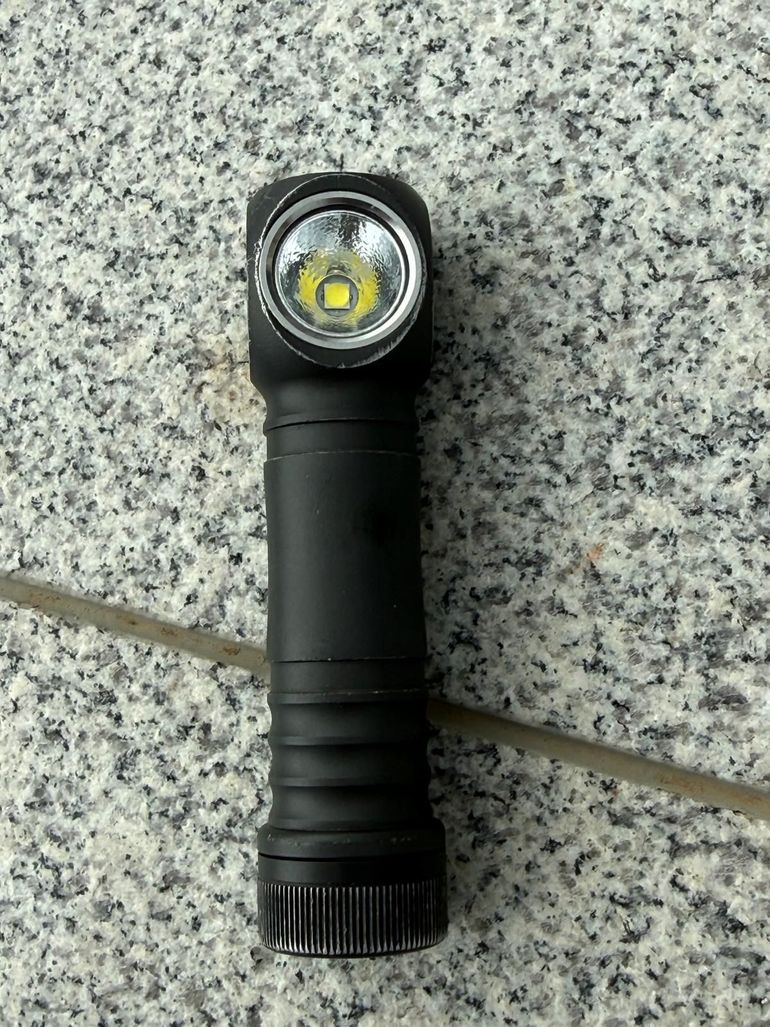 Used ZebraLight H600Fd Mk IV 18650 XHP50.2 Floody 5000K High CRI Headlamp bike — image 3 of 5
