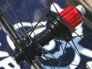 Used Campagnolo HYPERON ULTRA Disc C-Lux Finish C21/CULT/two-way-fit/UVP 3690,--/NEU! bike — image 5 of 7