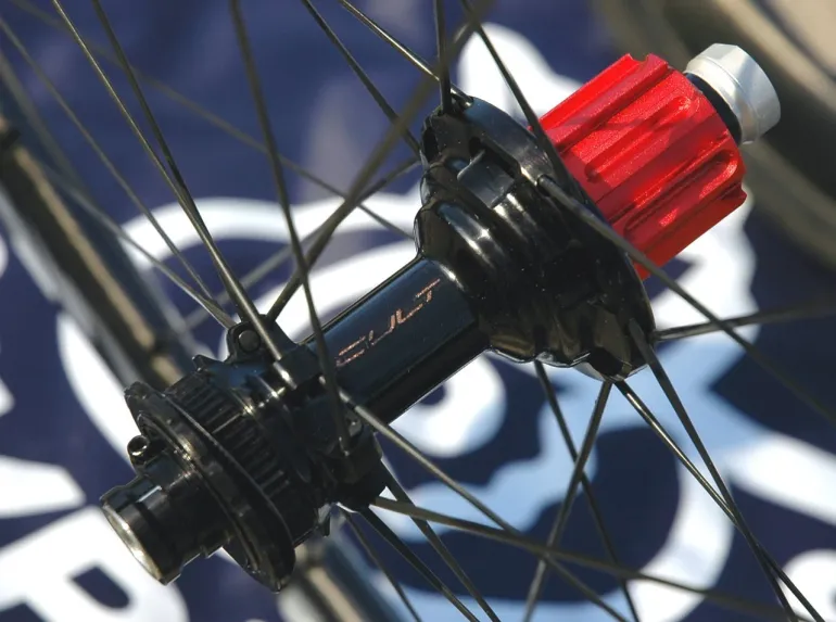 Used Campagnolo HYPERON ULTRA Disc C-Lux Finish C21/CULT/two-way-fit/UVP 3690,--/NEU! bike — image 5 of 7