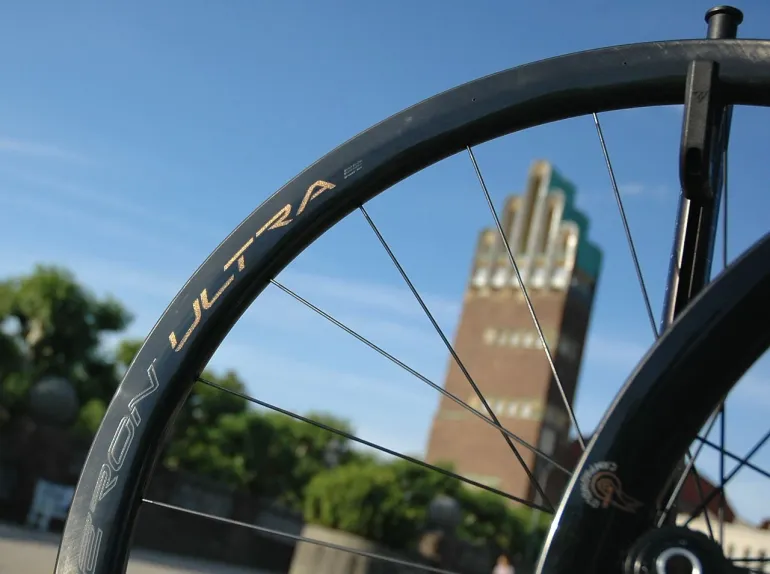 Used Campagnolo HYPERON ULTRA Disc C-Lux Finish C21/CULT/two-way-fit/UVP 3690,--/NEU! bike — image 3 of 7