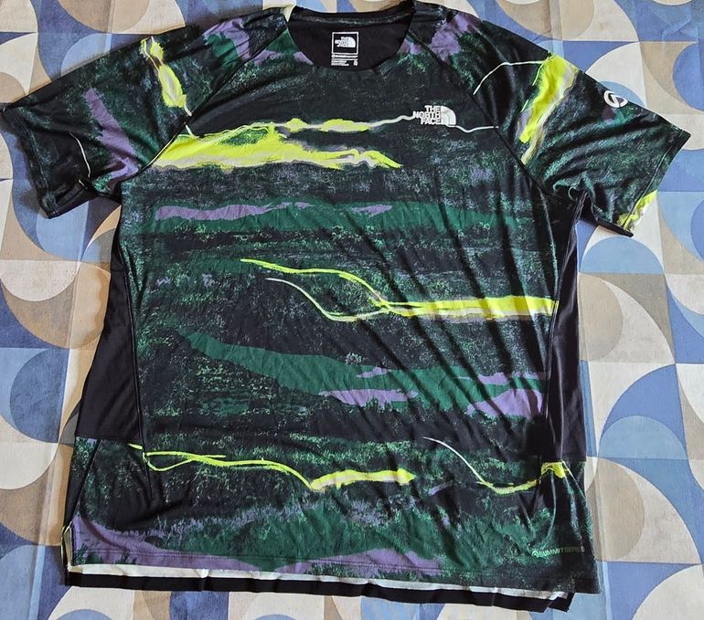Used The North Face Tshirt 2024 bike — image 1 of 3