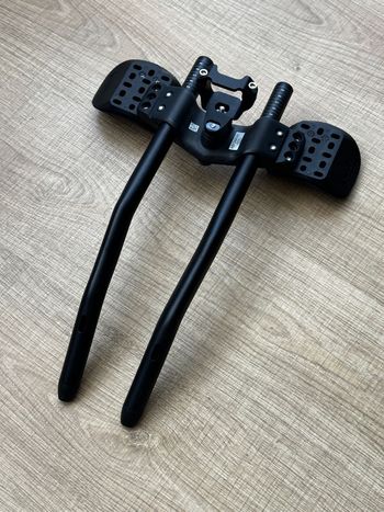 Used Giant Tri Clip-on Aero TT bars 2025 bike — image 3 of 5