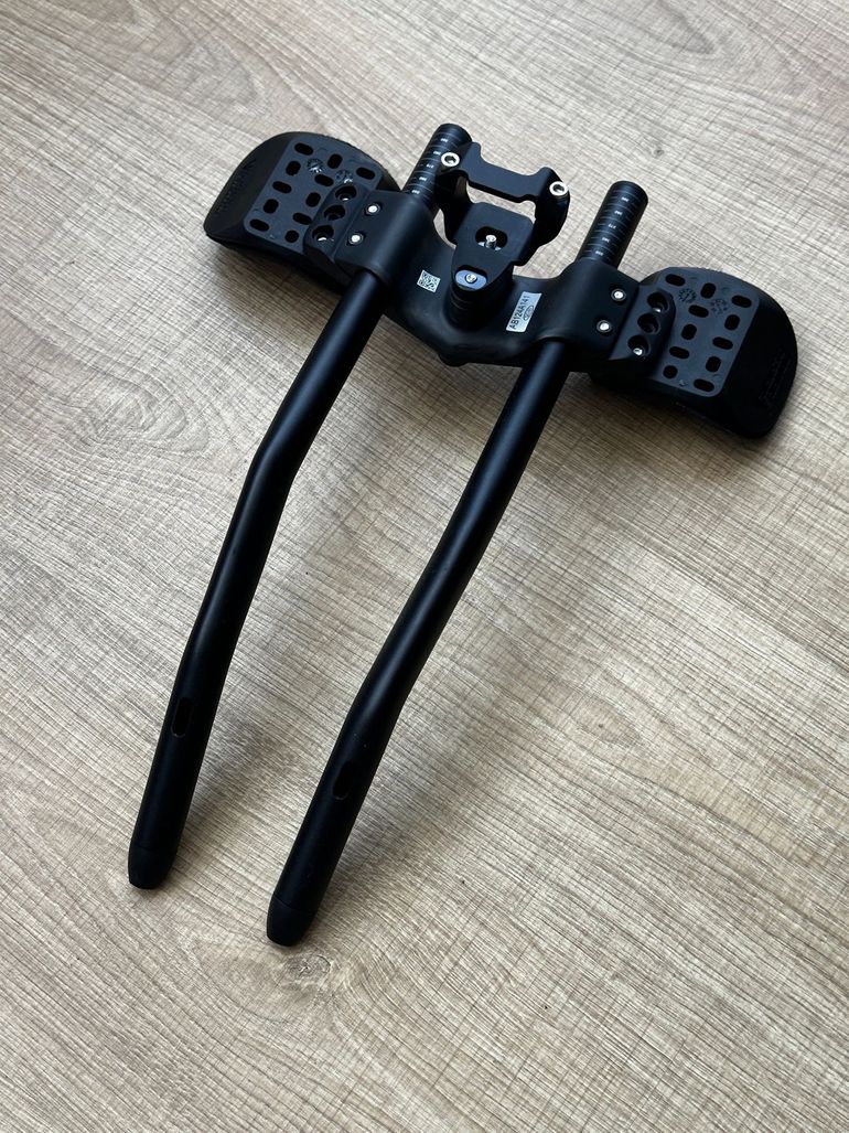 Used Giant Tri Clip-on Aero TT bars 2025 bike — image 3 of 5