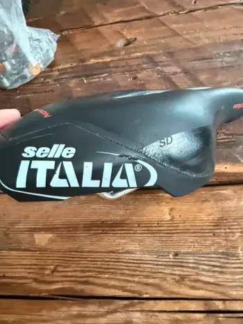 Used Selle Italia Iron 2023 bike — image 3 of 5